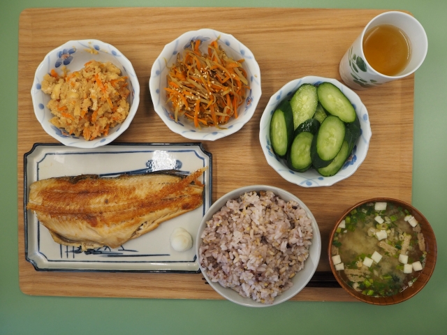 【食事の順番を工夫する！】